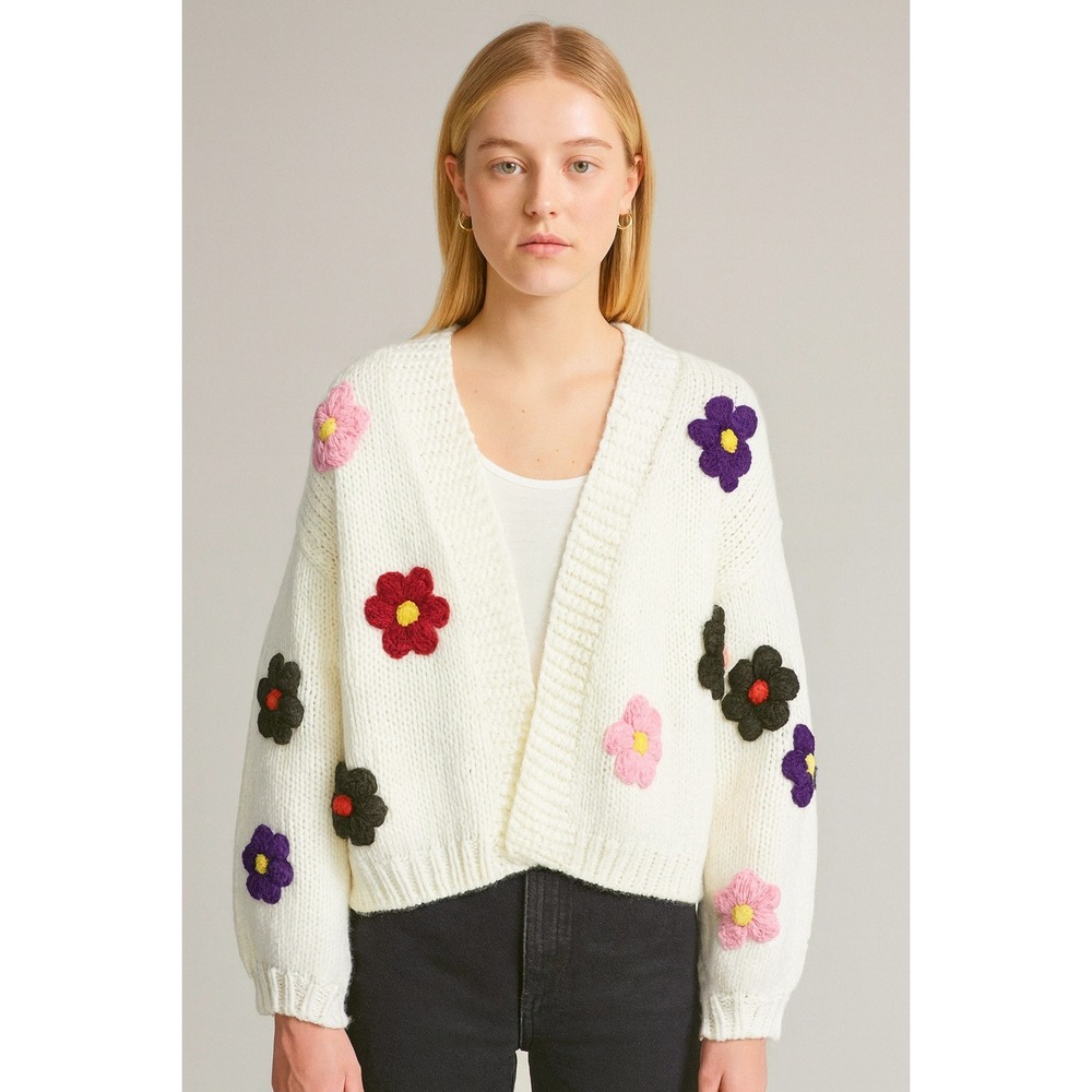 Dreamers by Debut Chunky Knit White Cardigan Flower Applique Long Sleeve Sm/Med